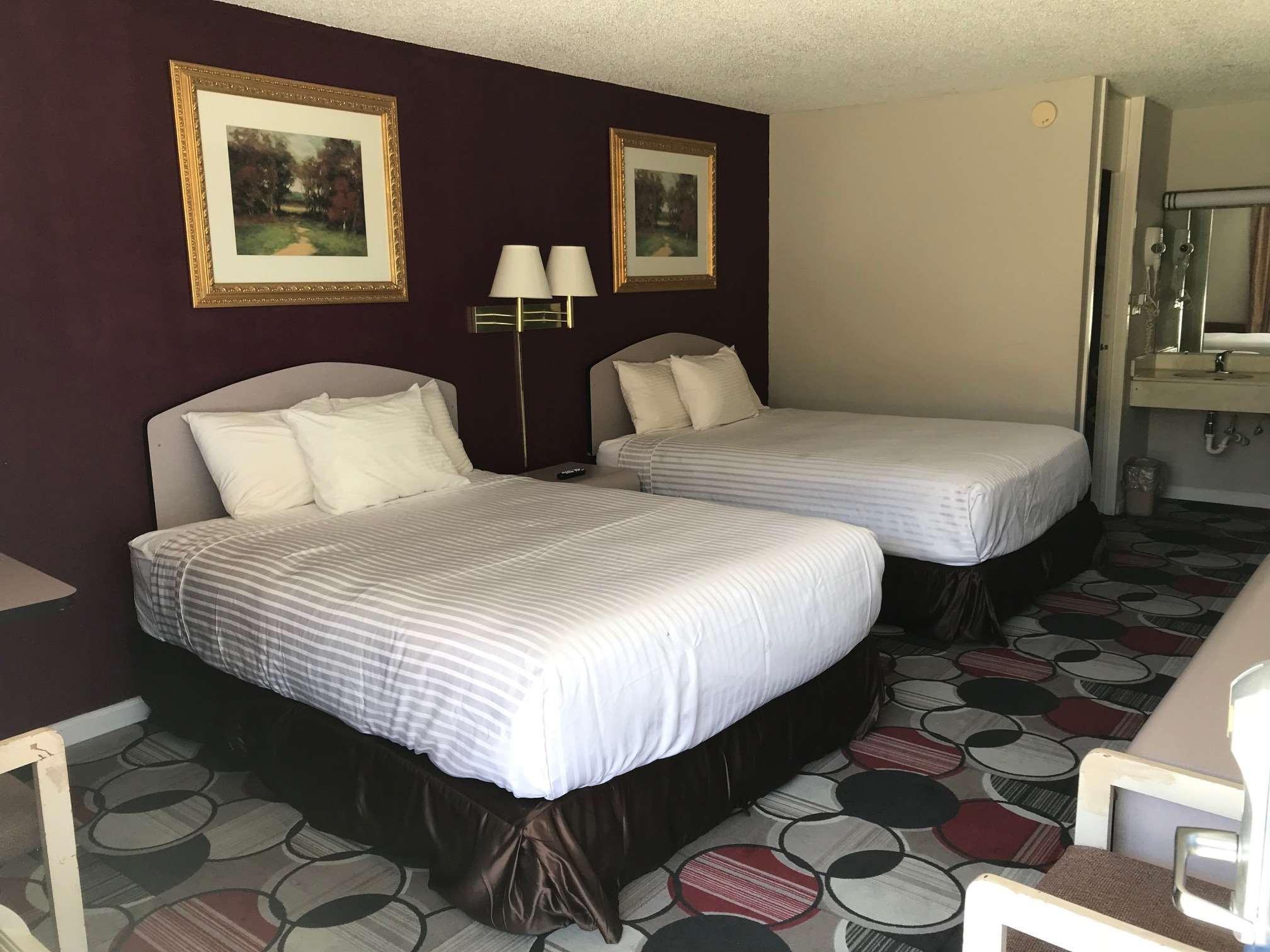 Отель Pullman Madrid Airport & Feria Экстерьер фото