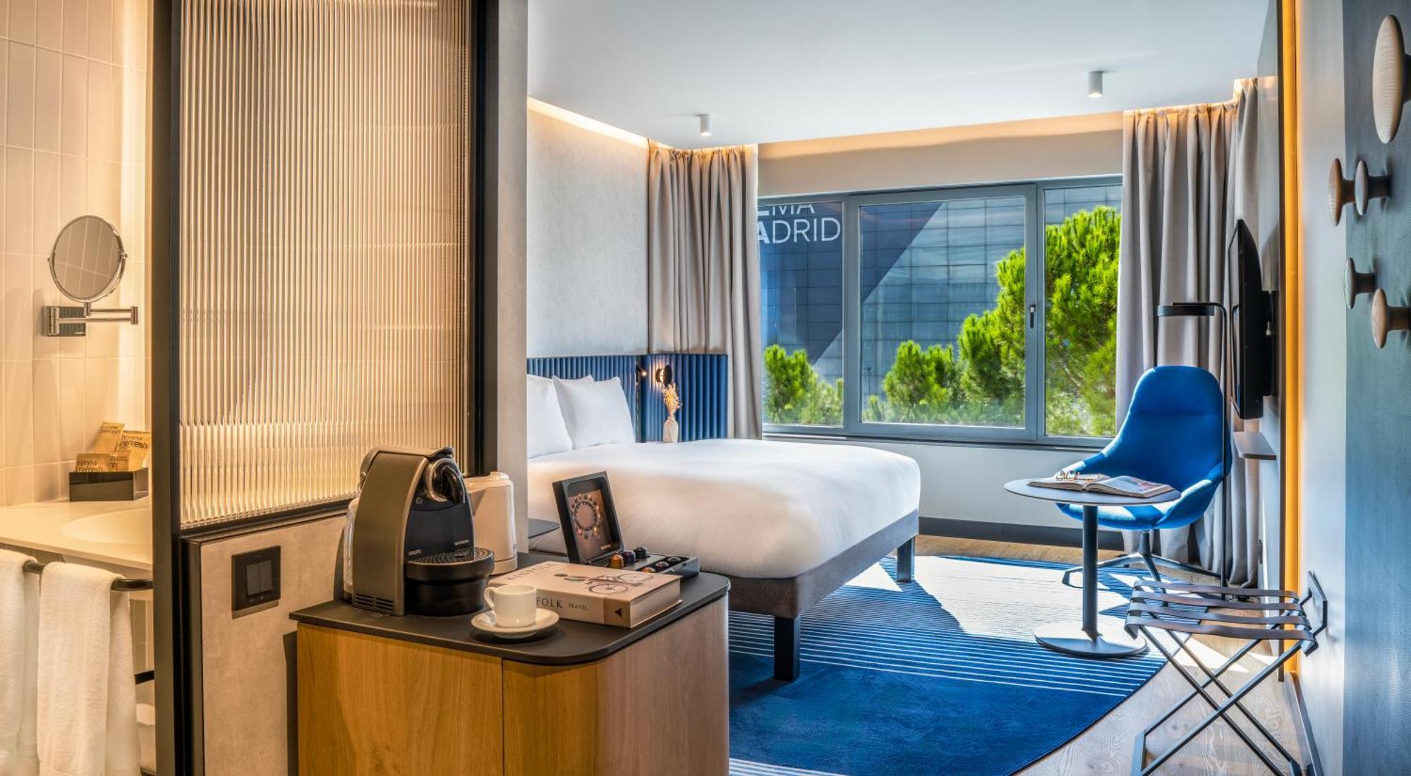 Отель Pullman Madrid Airport & Feria Экстерьер фото