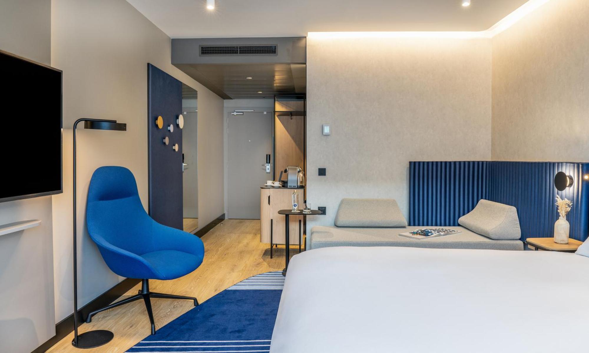 Отель Pullman Madrid Airport & Feria Экстерьер фото