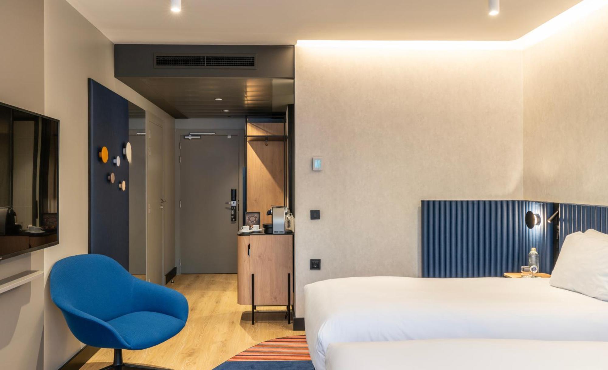 Отель Pullman Madrid Airport & Feria Экстерьер фото