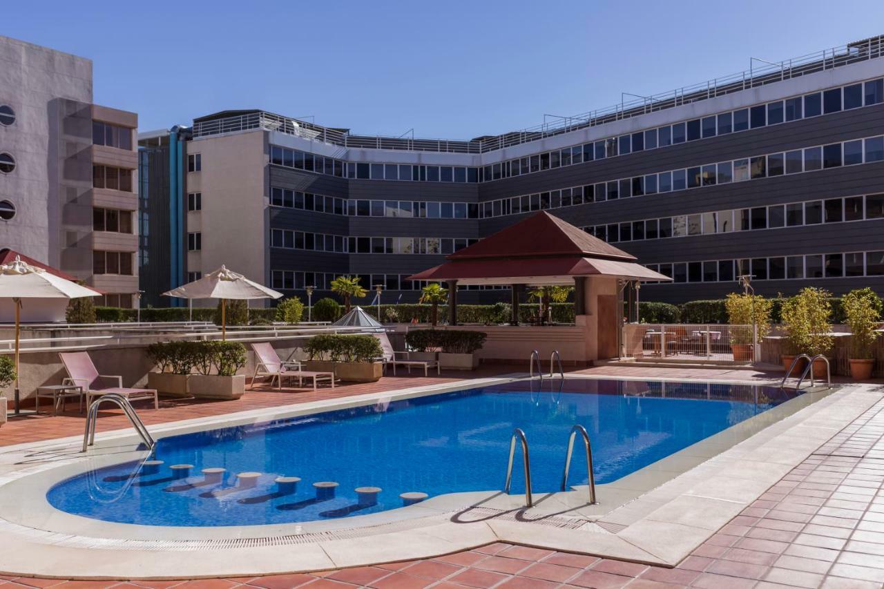 Отель Pullman Madrid Airport & Feria Экстерьер фото